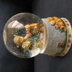 Berta hummel musical water/glitter globe